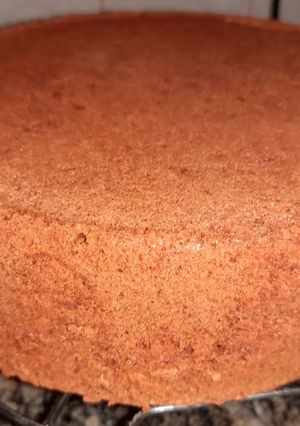 Una foto de Bizcochuelo para torta de chocolate esponjoso