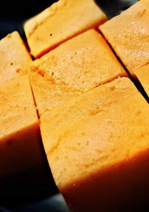 A picture of Kheer Sandesh (ক্ষীরের সন্দেশ).
