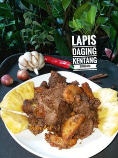 Foto resep ** Lapis Daging Kentang Surabaya **