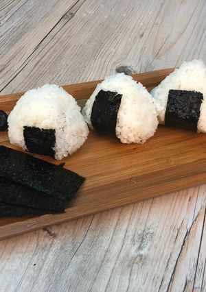 野餐派對【三角飯糰】 的食譜成品照片