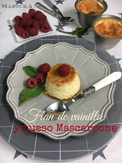 Una foto de Flan de vainilla y queso Mascarpone