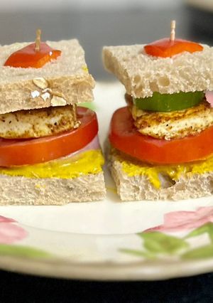 A picture of Bite Size Healthy Wheat & Oat Bread 🍞 Sandwich.