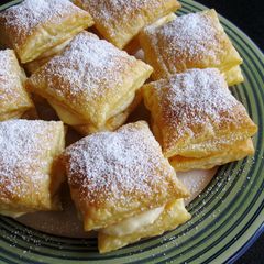 Super Easy Vanilla Custard Puffs A picture of Super Easy Vanilla Custard Puffs.