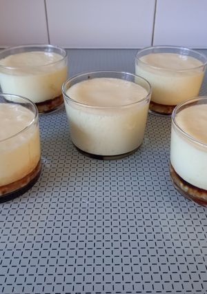 Una foto de 300. Pastel de limón Royal con piña en almíbar