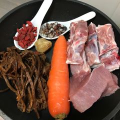 A picture of Agrocybe Aegerita, Yanagimatsutake, Chestnut Mushroom, Cha Shu Gu 茶树菇 Pork soup.