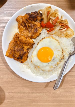 รูปของ ข้าวหน้าสเต็กไก่สไปซี่ (ไม่ใช้น้ำมัน)