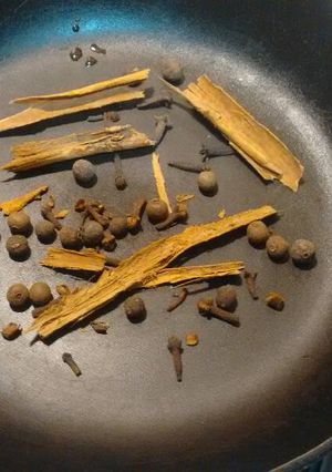 Una foto de Especias para aromatizar. ॐ