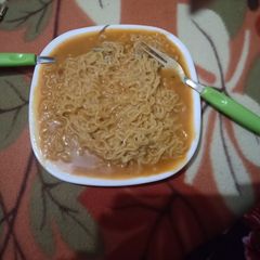 A picture of Tandoori souce Maggie.