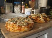 Una foto de pizzetas para copetín