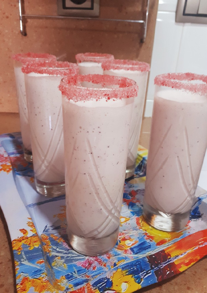 Una foto de Batido de helado de fresa