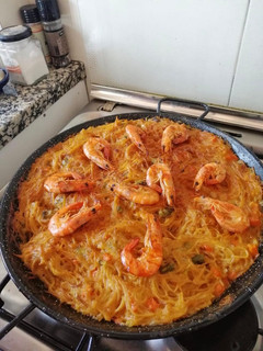 Una foto de Fideuá de Bacalao y verduras sin gluten | sin histamina