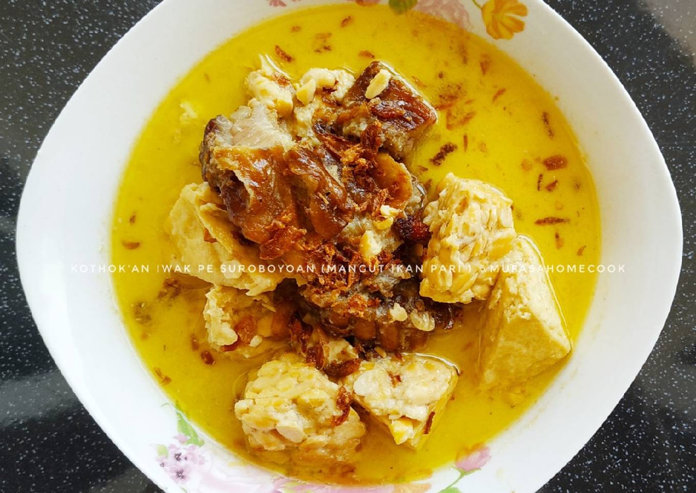 Kothok'an Iwak Pe Suroboyoan (Mangut Ikan Pari Khas Surabaya)