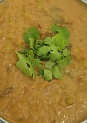 காளான் பீஸ் கிரேவி(mushroom peas gravy recipe in tamil) செய்முறை முக்கிய புகைப்படம்