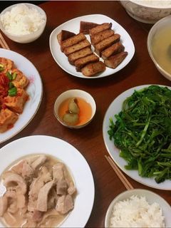 Hình của món Đậu nhồi thịt sốt cà chua.