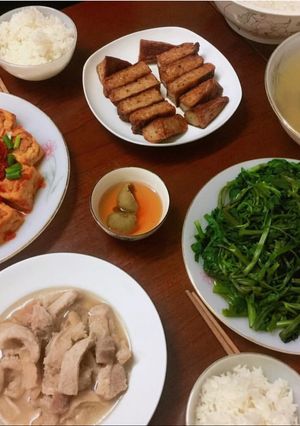 Hình của món Đậu nhồi thịt sốt cà chua.