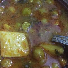 Aloo matar ki sabji A picture of Aloo matar ki sabji.