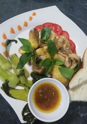 Hình của món Hôm nay mình nấu món gà hấp cải thìa sa tế sả nhé.