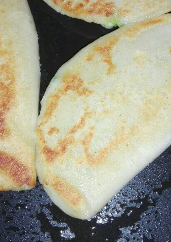 Una foto de Tortillas con loroco y queso mozzarella