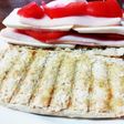 Tostada de queso fresco, tomate natural y pavo