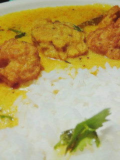மகாராஷ்டிராவின் கடி மேத்தி பக்கோடா (Kadi methi Pakoda Recipe in tamil) செய்முறை முக்கிய புகைப்படம்