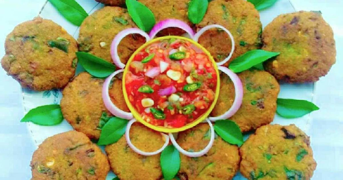 Chicken spinach vada with roasted tomato salsa. Recipe by Ashruta Panda