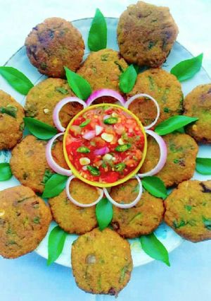 A picture of Chicken spinach vada with roasted tomato salsa..