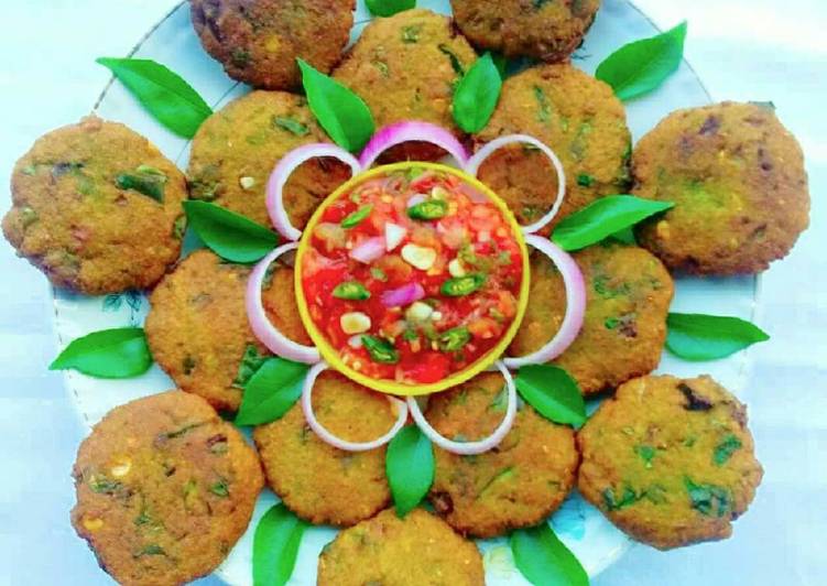 Chicken spinach vada with roasted tomato salsa.