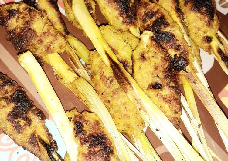 Resep Sate Lilit Ayam Pedas Bakar Arang, Lezat