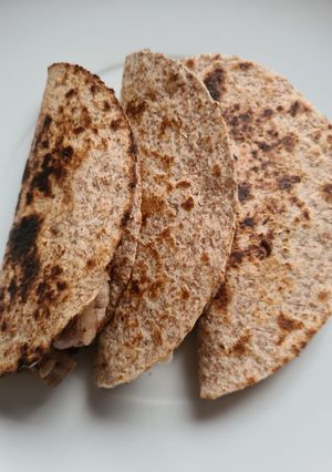 Una foto de Quesadillas de arrachera y queso asadero