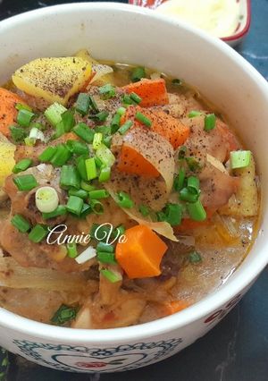 Hình của món Gà nấu pate thơm ngon.