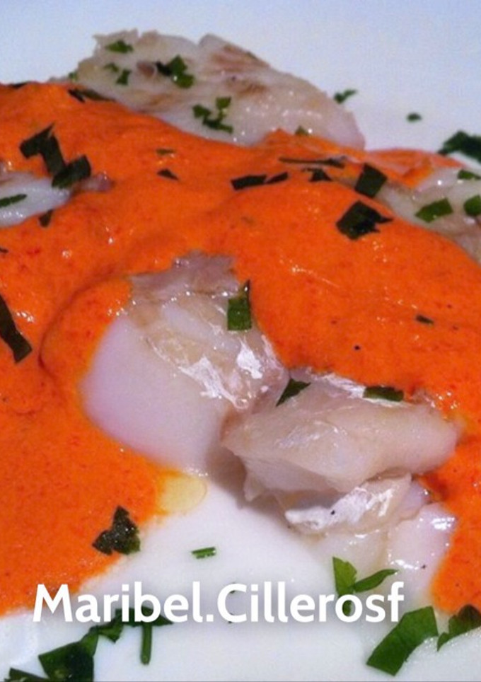 Una foto de Bacalao fresco con mahonesa de pimientos
