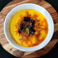 A picture of Boondi ki Kadhi.