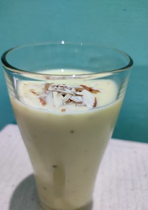 બદામ શેક રેસીપી મુખ્ય ફોટો