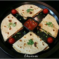 A picture of Quesedillas.