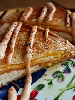 Una foto de Sándwich,🥪Todo en 1...!🍳