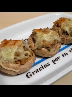 Una foto de Champiñones rellenos con gambas