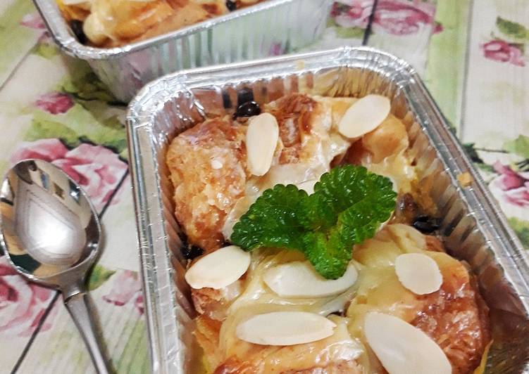 Puding panas croissant keju