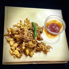 A picture of Onion Pakora.