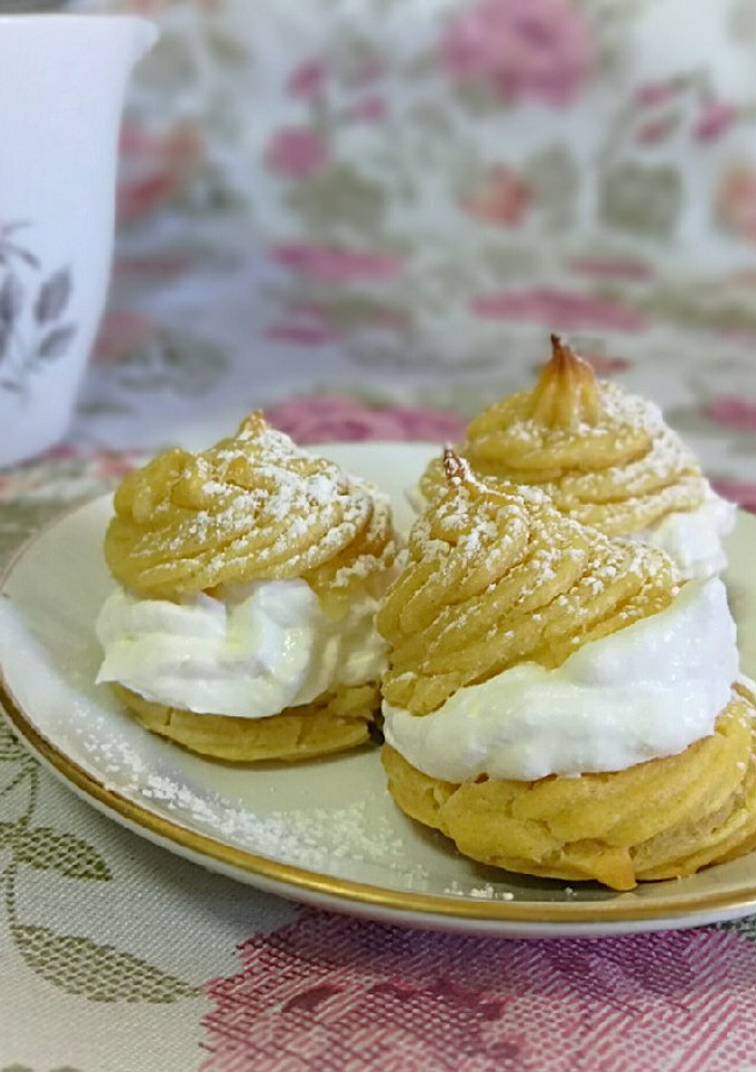 Una foto de Profiteroles veganos