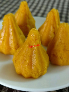 A picture of Mawa modak.