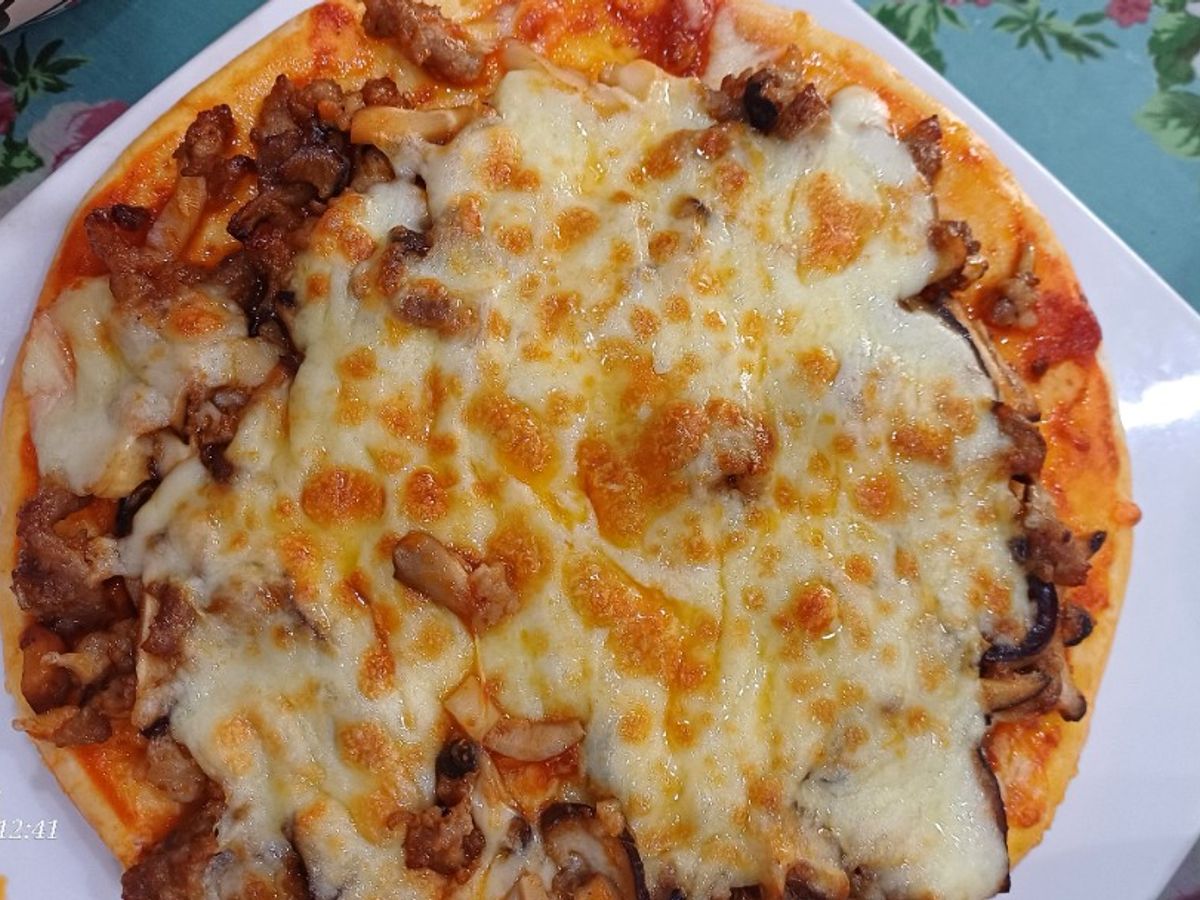 Pizza thịt heo nấm hương tươi