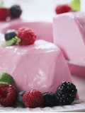 Gelatina de Leite Condensado e Frutos Vermelhos
