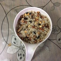 A picture of Dry roast rice flakes mixture.