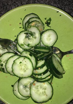 Una foto de Ensalada de pepinos 🥒