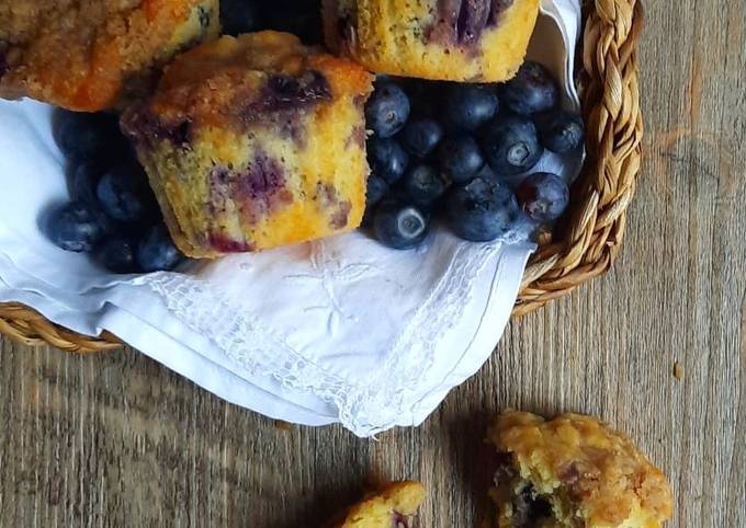 Blueberry streusel muffin
