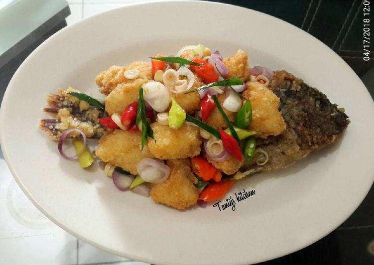 Bumbu mengolah Mujair goreng sambal matah yang mudah