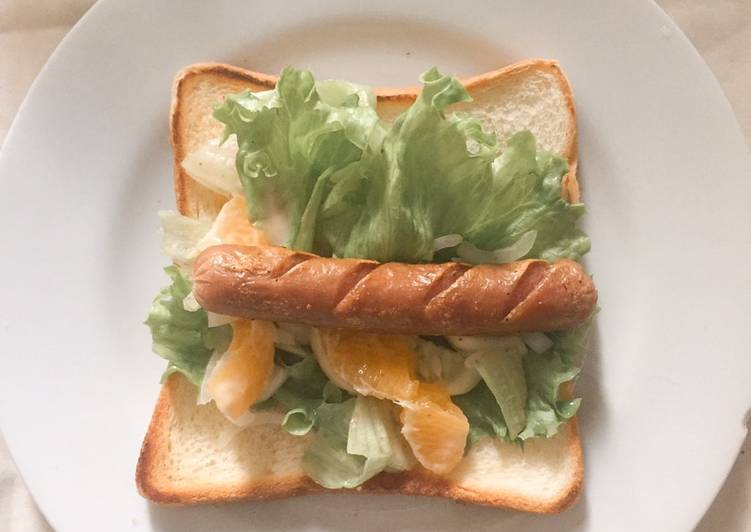 Resep Sandwich Sosis dan Sesame Dressing Salad Super Lezat