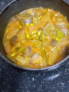 વાલોર રીંગણ નું શિયાળું શાક (Valor Ringan Winter Shak Recipe In Gujarati) રેસીપી મુખ્ય ફોટો