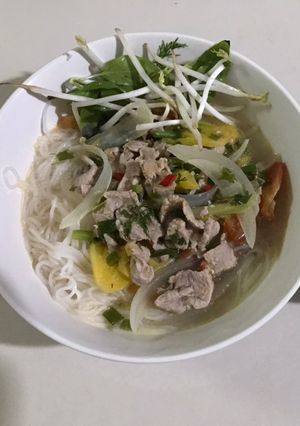 Hình của món Bún bò cà chua thơm.