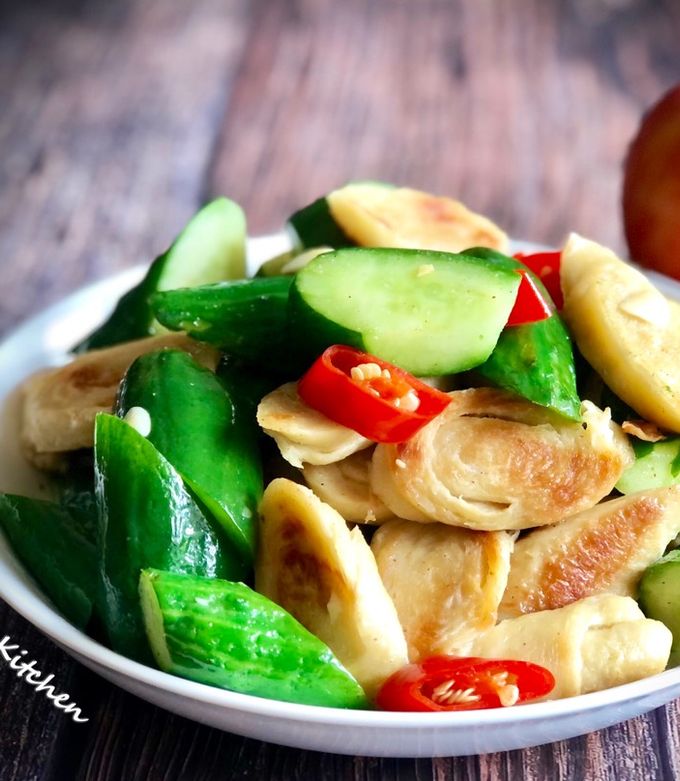 小黃瓜炒麵腸 / 家常菜 的食譜成品照片
